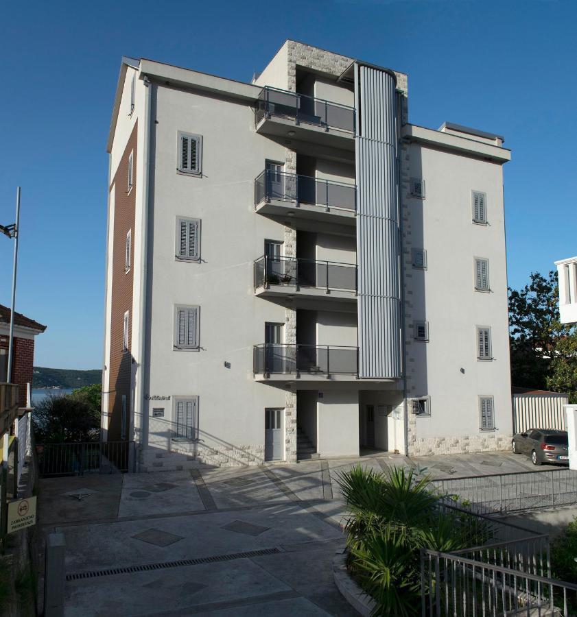 Apartments Admiral Herceg Novi Buitenkant foto
